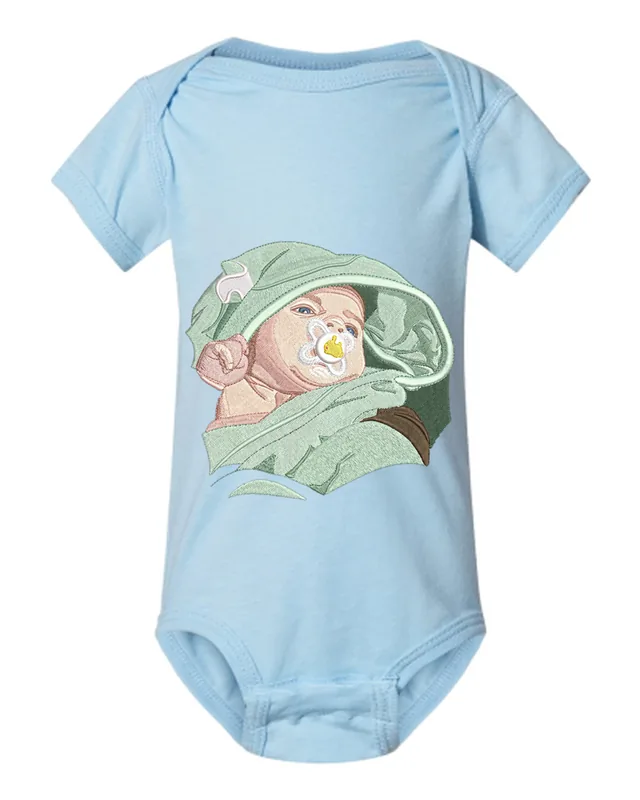 Newborn portrait: Stitched look, light blue